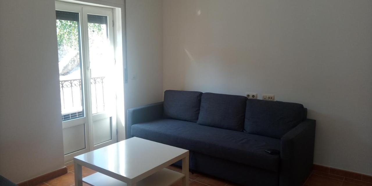 Apartamentos,Puerta De Bisagra-Parking Gratis Толедо Екстериор снимка