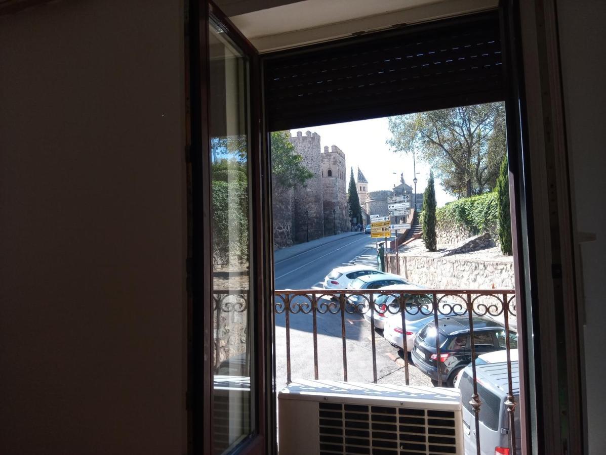 Apartamentos,Puerta De Bisagra-Parking Gratis Толедо Екстериор снимка