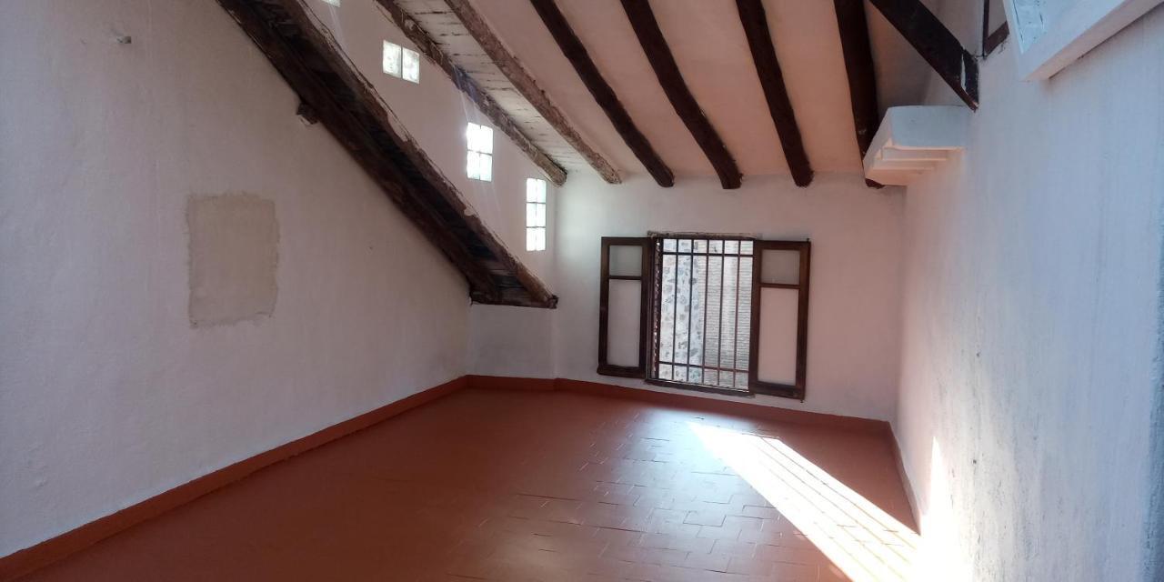 Apartamentos,Puerta De Bisagra-Parking Gratis Толедо Екстериор снимка